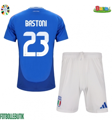 Italien Alessandro Bastoni #23 Hemmaställ Barn EM 2024 Kortärmad (+ Korta byxor)